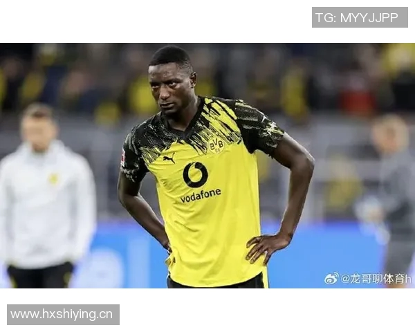 多特前锋吉拉西不满被换下拒绝与教练握手引发热议